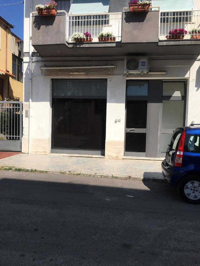 Da Nord A Sud - Loft Con Soppalco Villa Termoli Exterior photo
